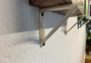 Ράφι Simple είναι ένας τρισδιάστατος εκτυπωμένος βραχίονας ραφιού